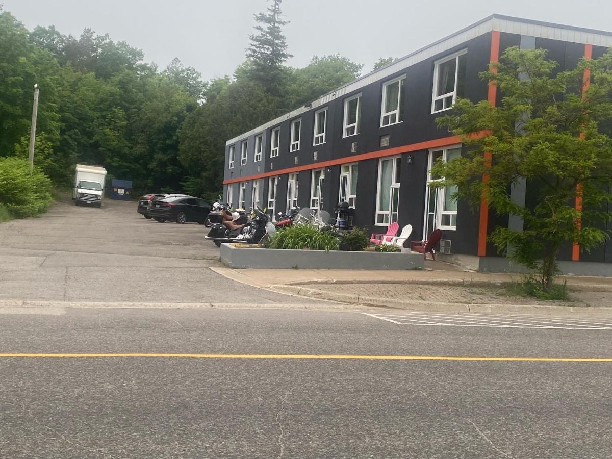 Midtown Hotel Parry Sound Exteriör bild