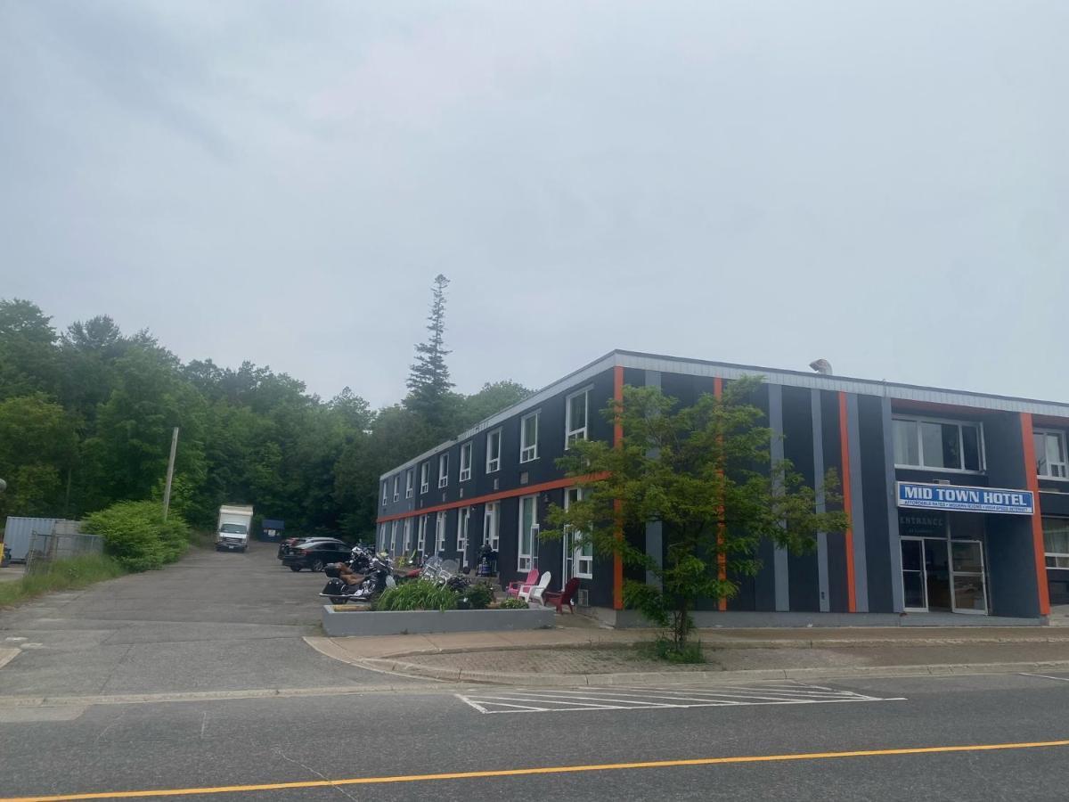 Midtown Hotel Parry Sound Exteriör bild