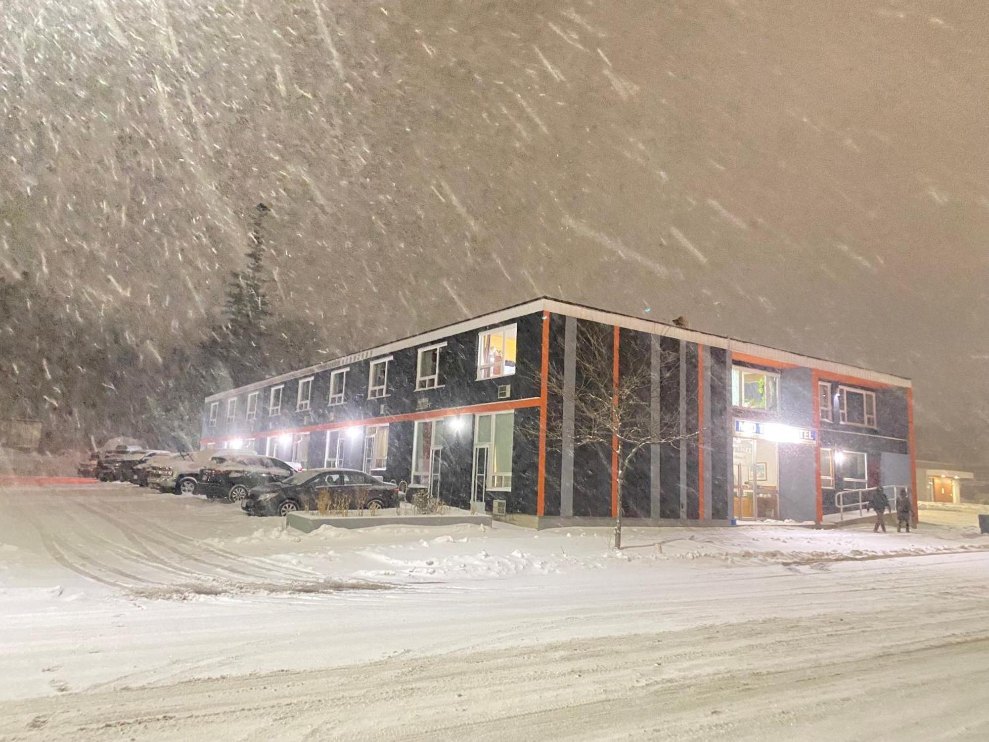 Midtown Hotel Parry Sound Exteriör bild