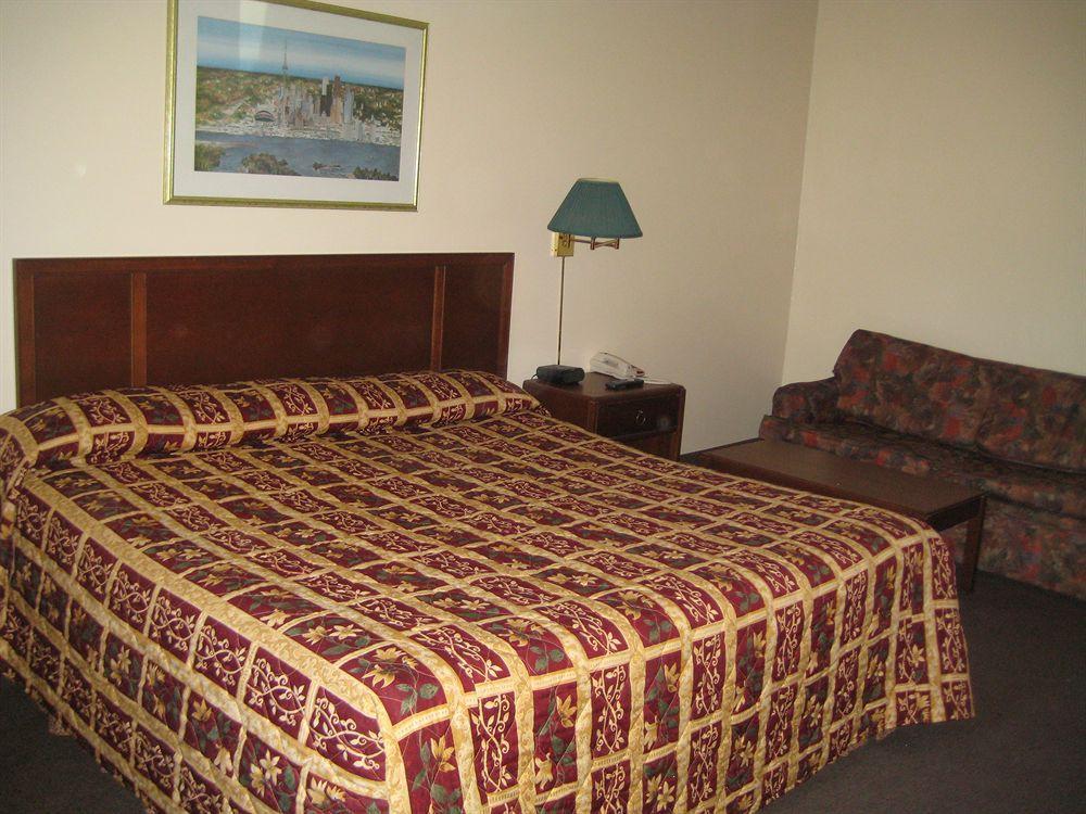 Midtown Hotel Parry Sound Exteriör bild