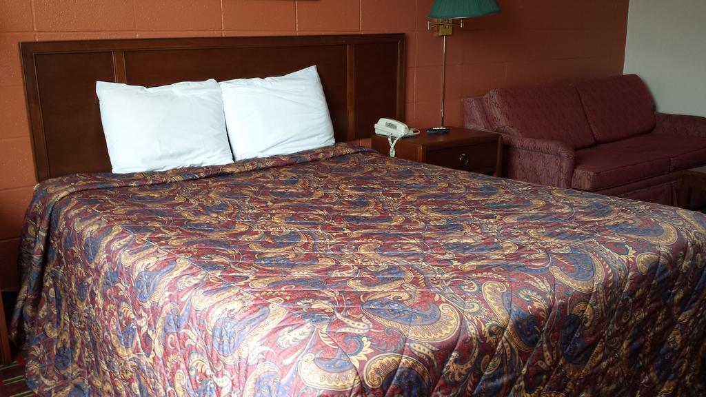 Midtown Hotel Parry Sound Exteriör bild